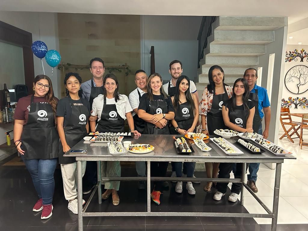 Participantes en una cocinata de Alquimia