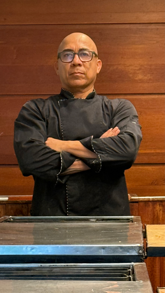 Gelber Sánchez, chef ejecutivo y mixólogo de Alquimia